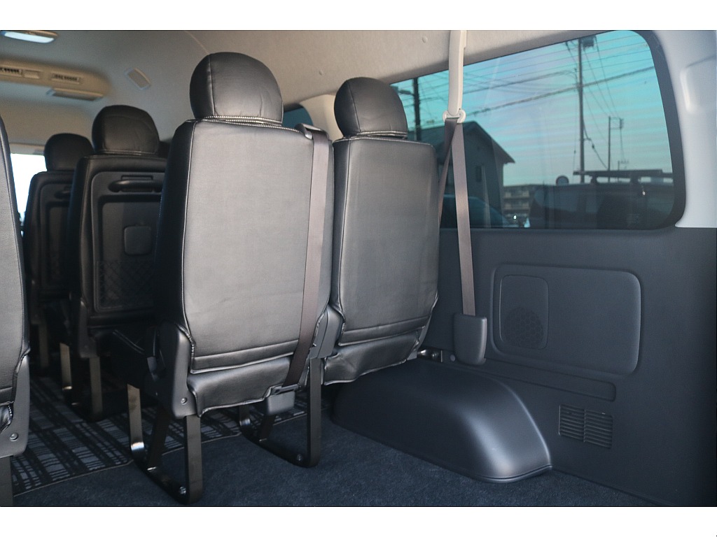 トヨタ ハイエース(14枚目)