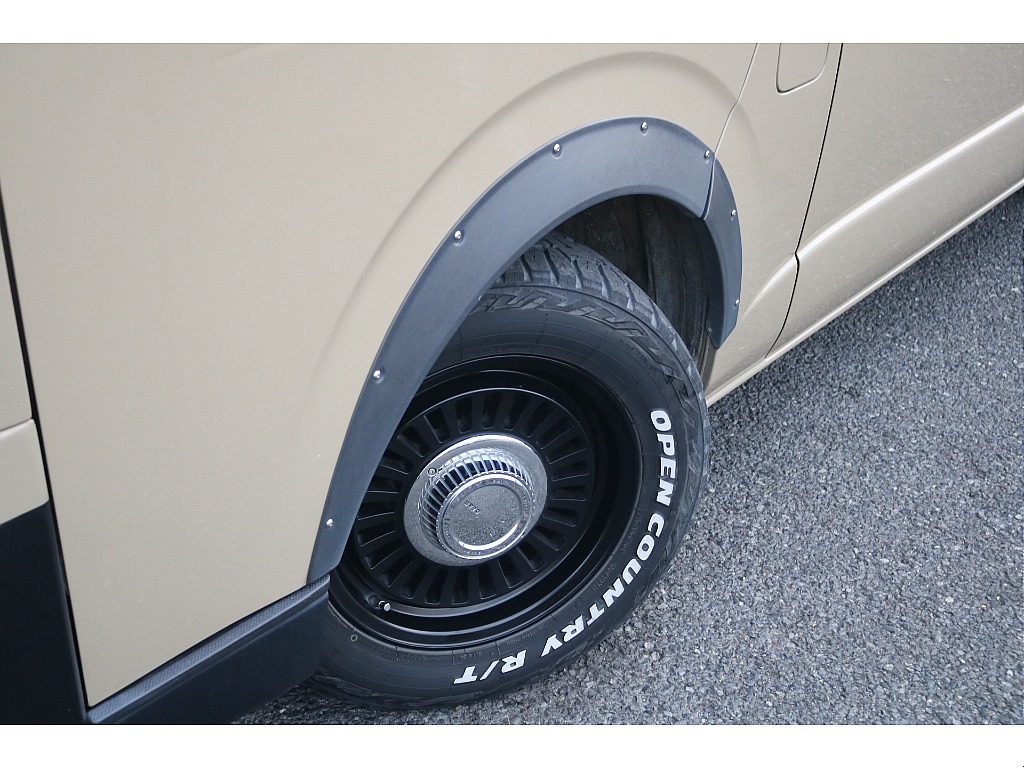 トヨタ ハイエース(5枚目)