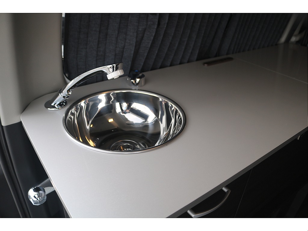 トヨタ ハイエース(5枚目)