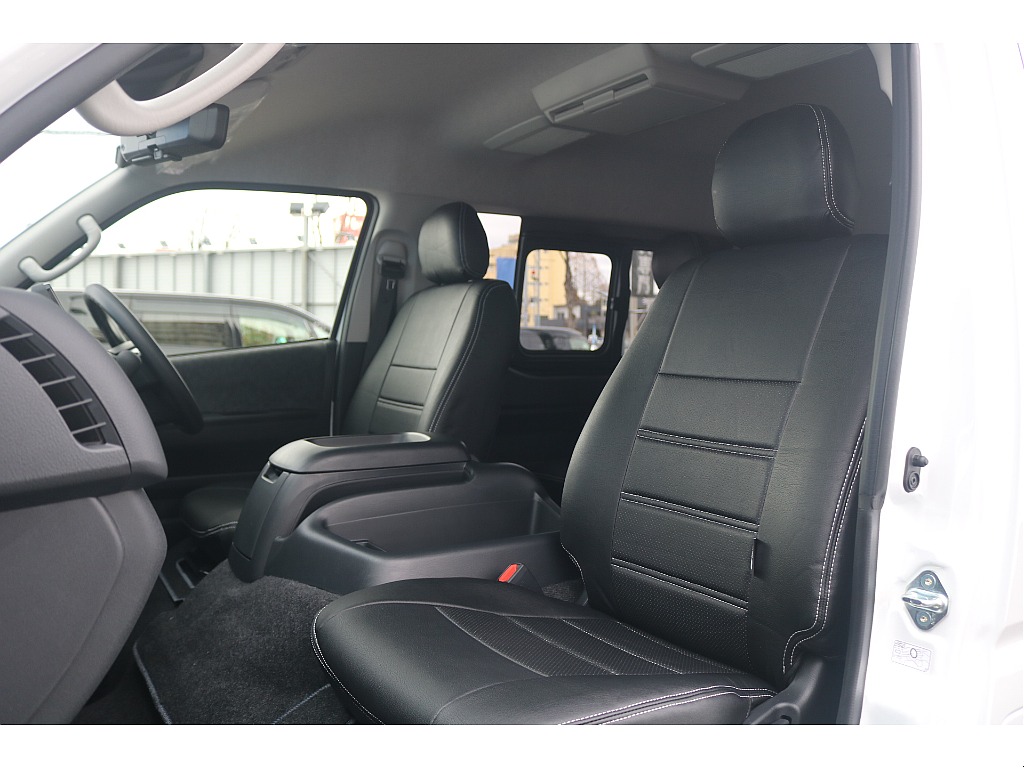 トヨタ ハイエース(24枚目)