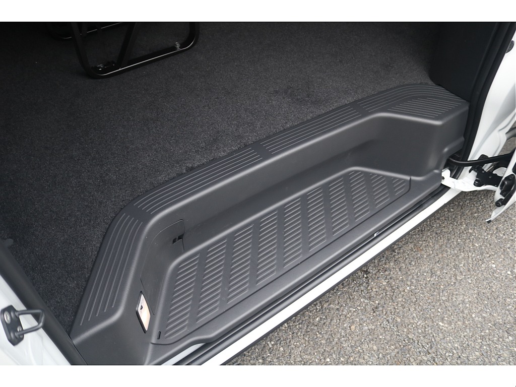 トヨタ ハイエース(34枚目)