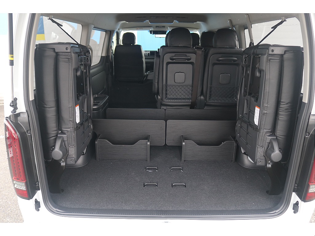 トヨタ ハイエース(8枚目)