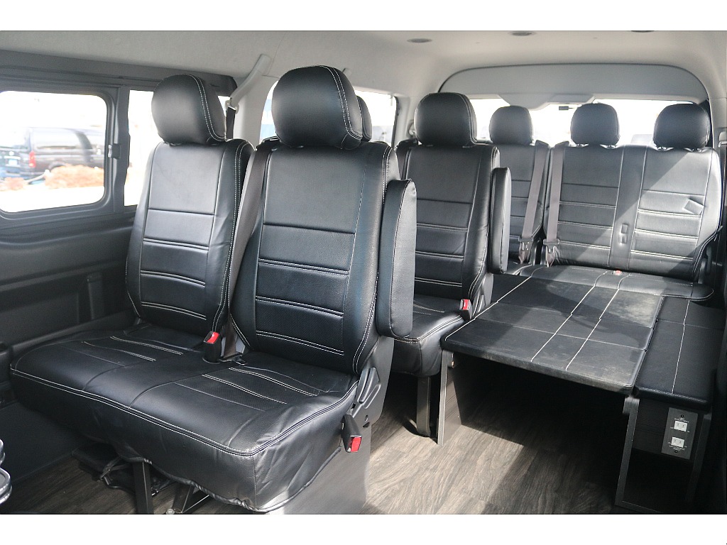 トヨタ ハイエース(3枚目)