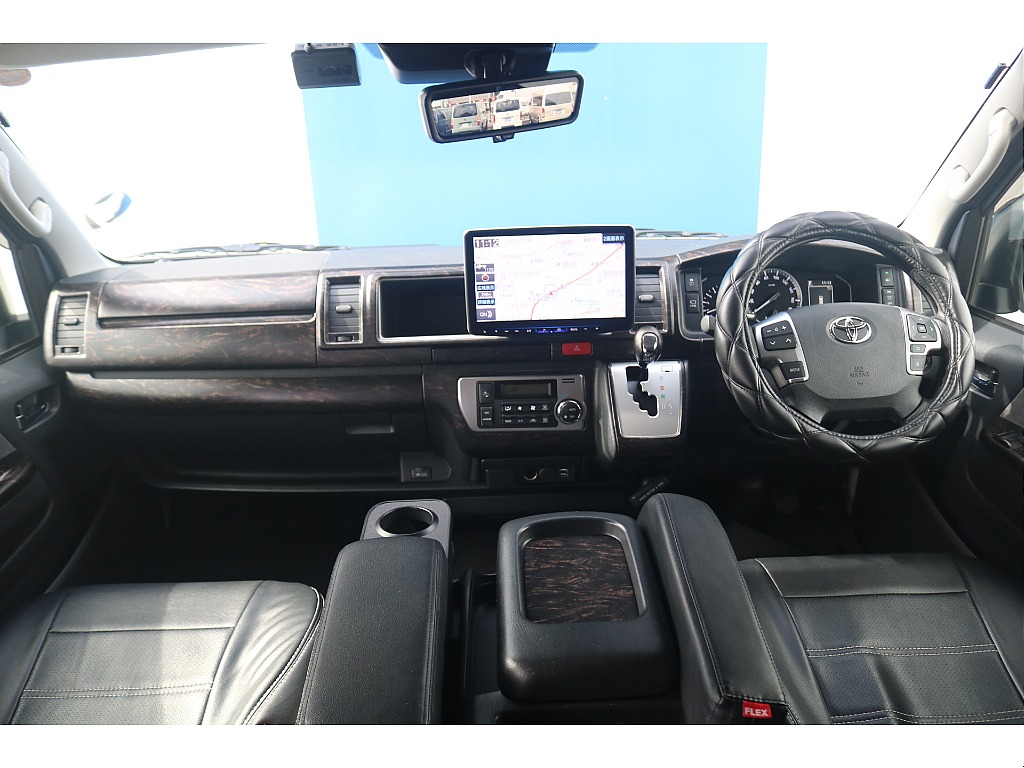 トヨタ ハイエース(16枚目)