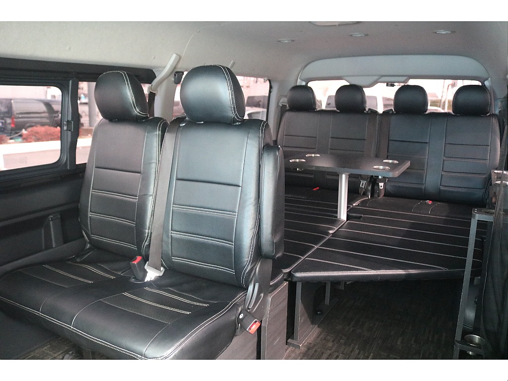 トヨタ ハイエース(3枚目)