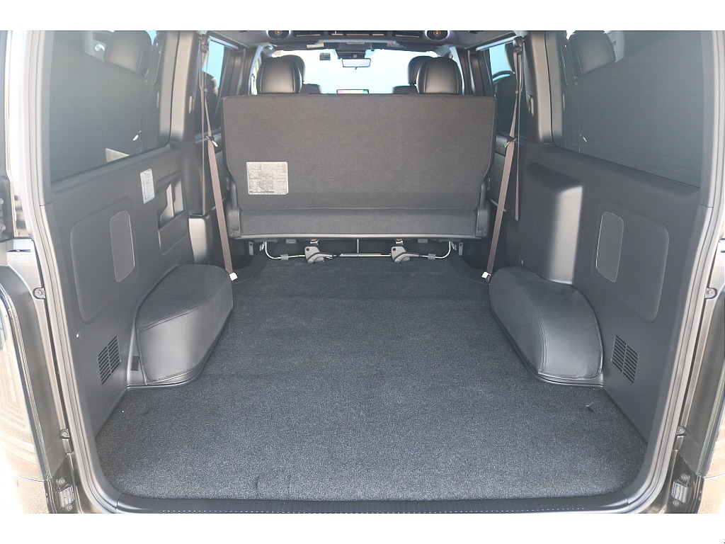 トヨタ ハイエースバン(3枚目)