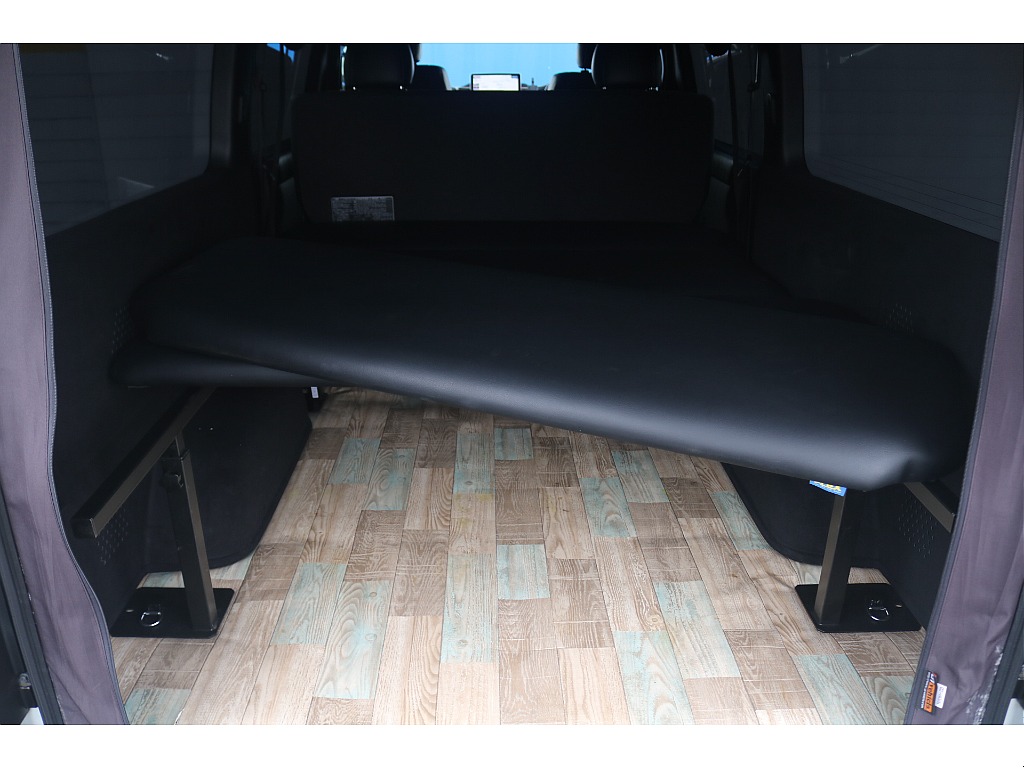 トヨタ ハイエースバン(9枚目)