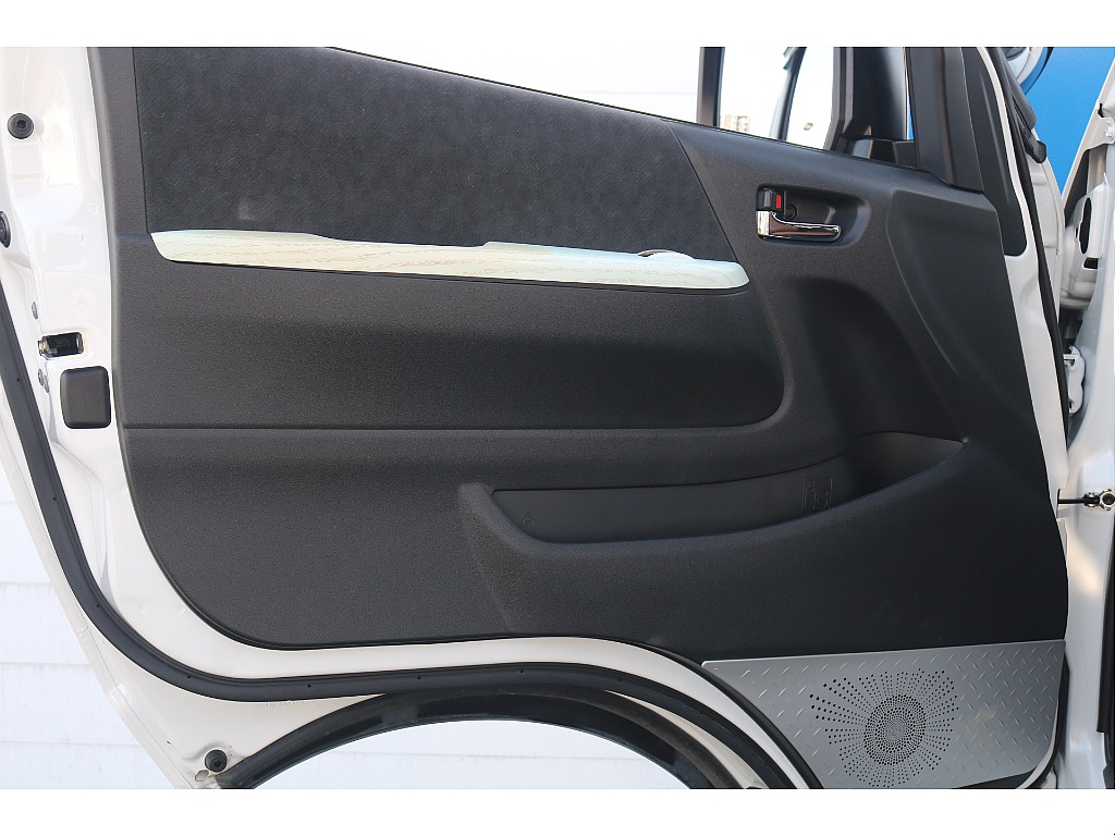 トヨタ ハイエース(17枚目)