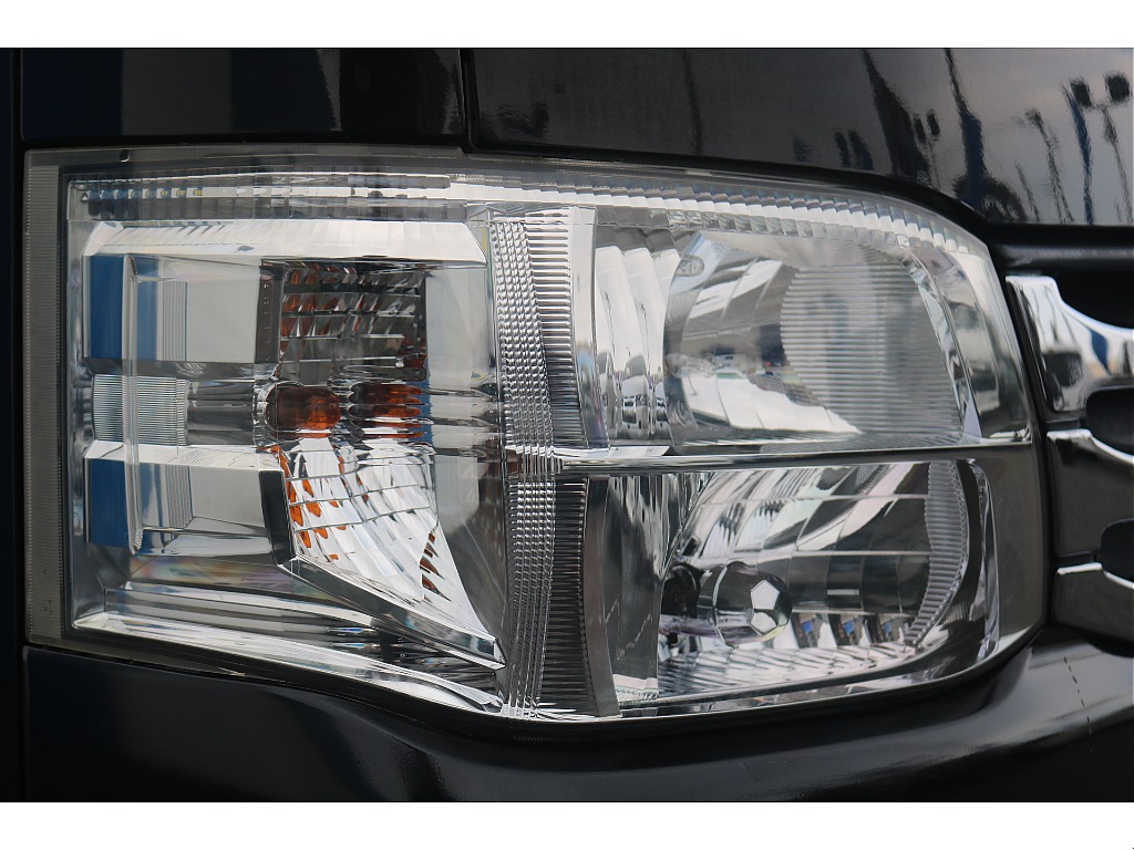 トヨタ ハイエースバン(15枚目)