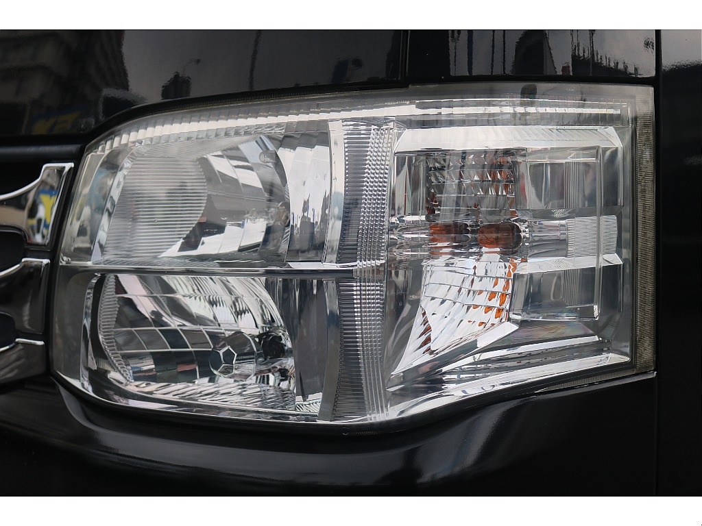 トヨタ ハイエースバン(16枚目)