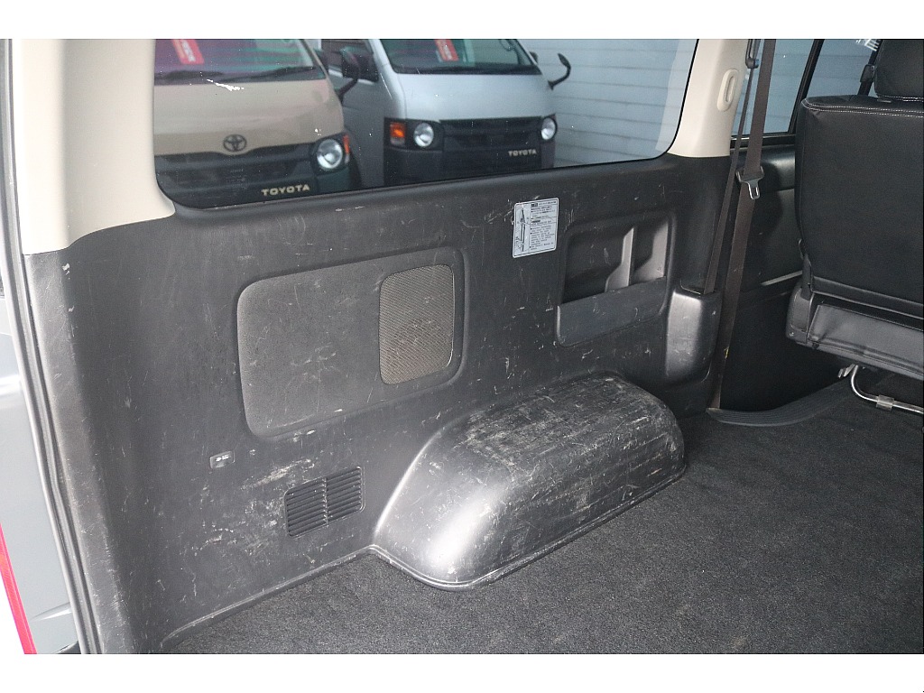 トヨタ ハイエースバン(17枚目)