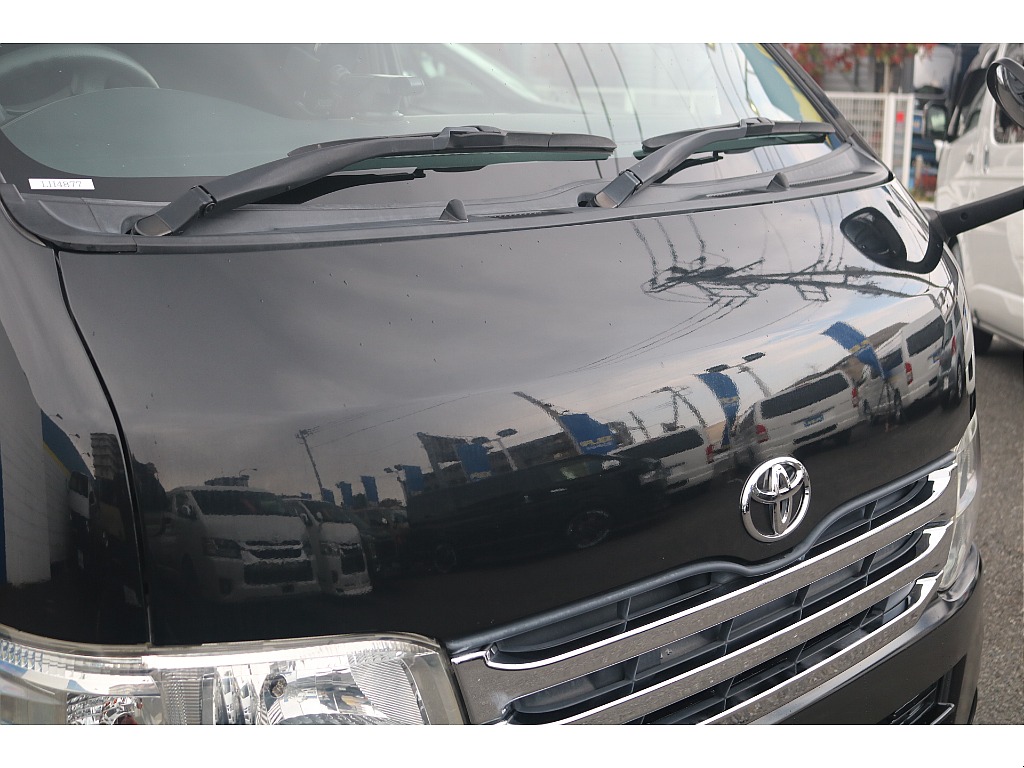 トヨタ ハイエースバン(5枚目)