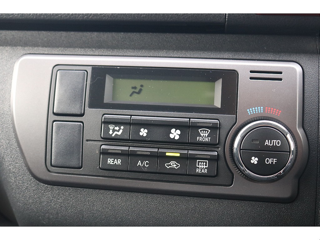 トヨタ ハイエースバン(13枚目)