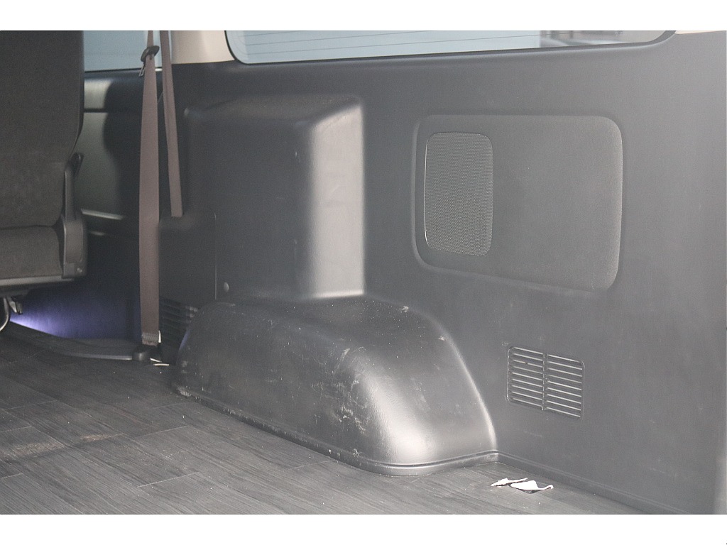 トヨタ ハイエースバン(16枚目)