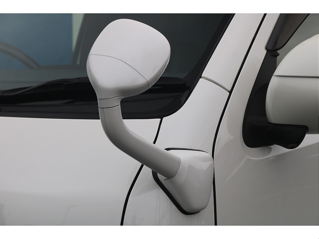 トヨタ ハイエースバン(25枚目)