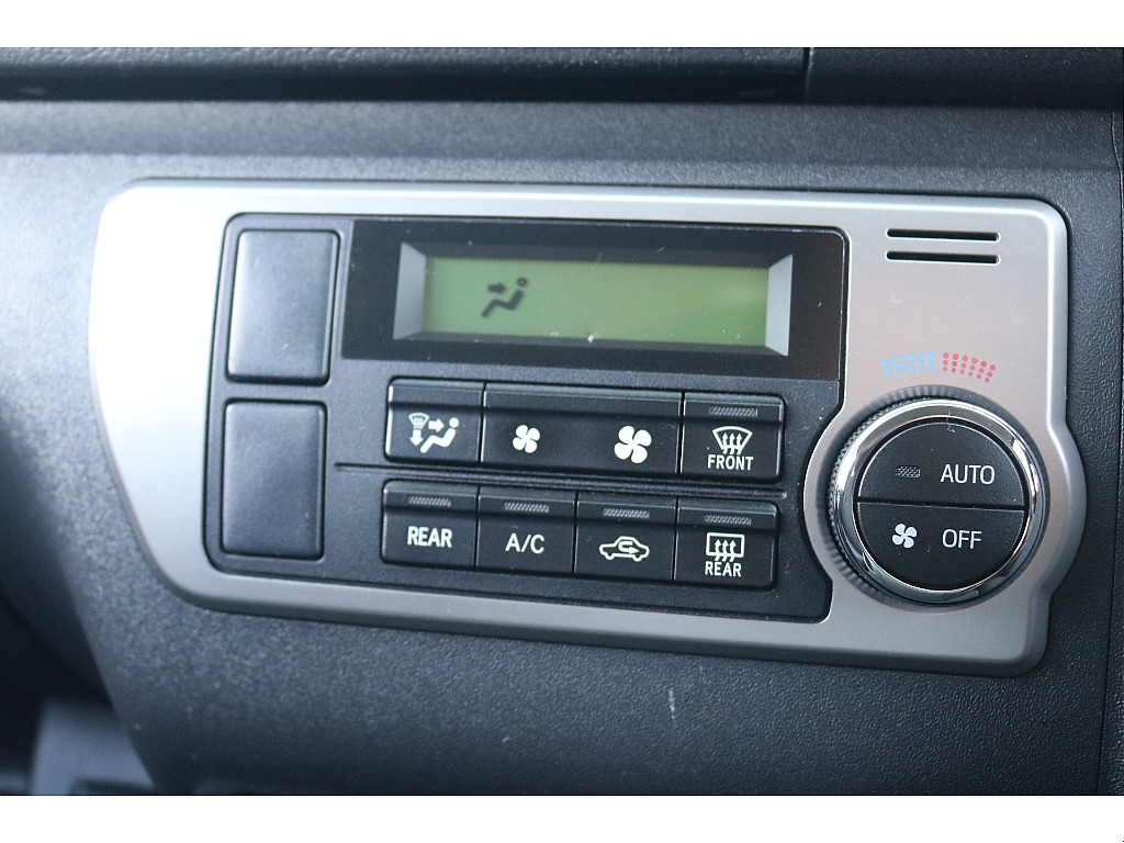 トヨタ ハイエースバン(13枚目)