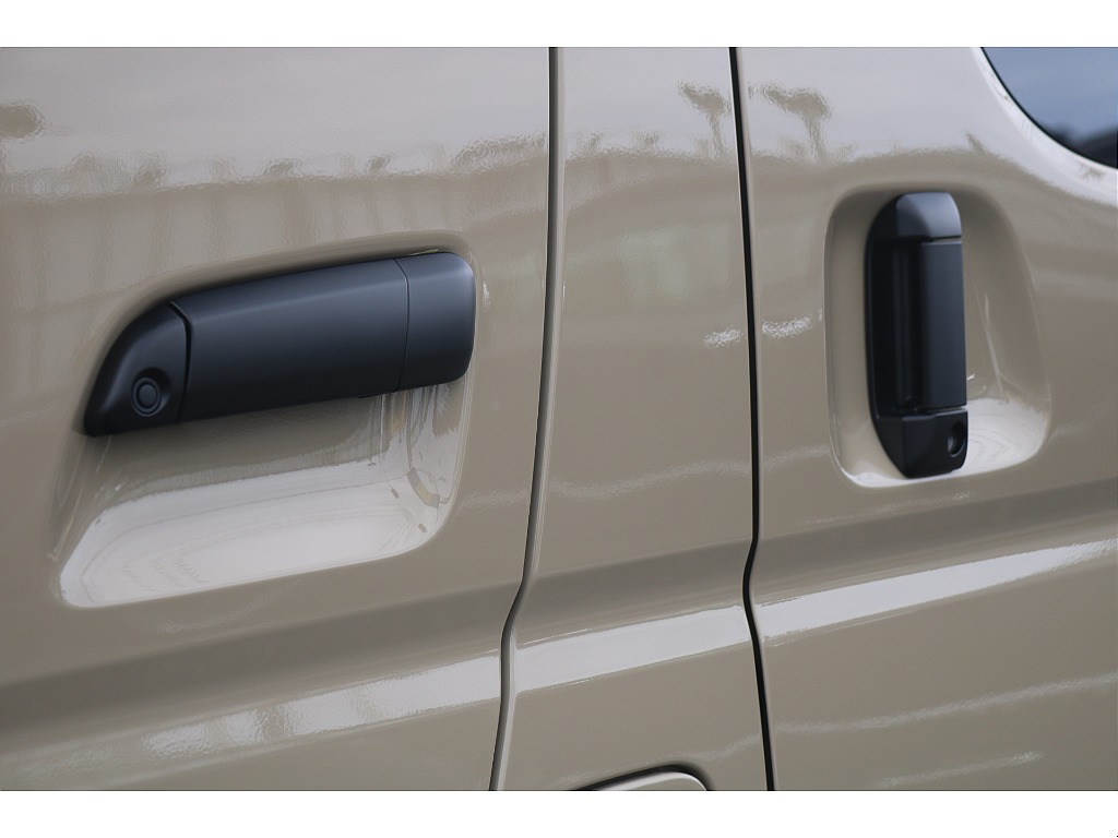 トヨタ ハイエースバン(26枚目)