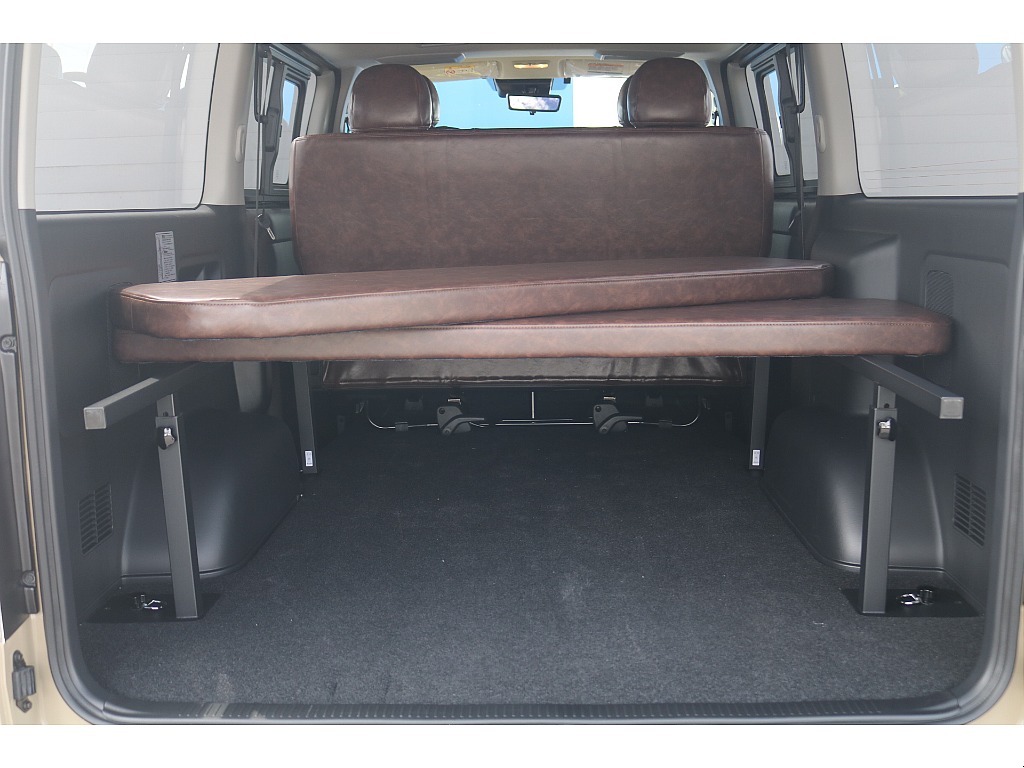 トヨタ ハイエースバン(8枚目)