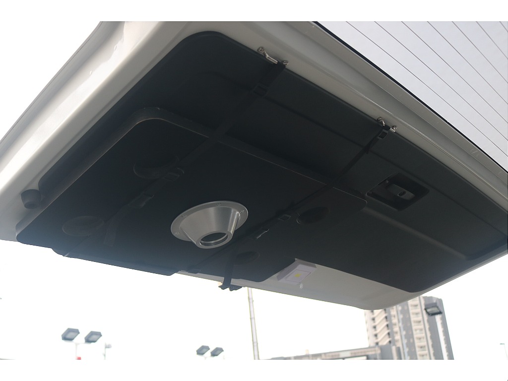 トヨタ ハイエース(17枚目)