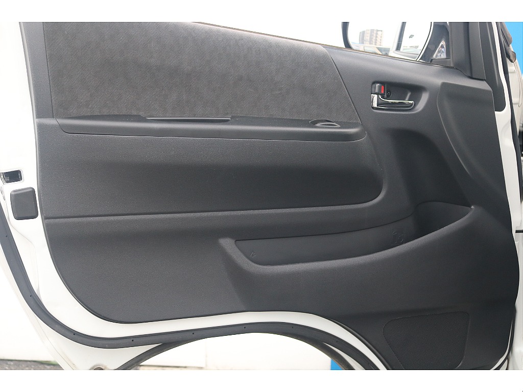 トヨタ ハイエース(21枚目)