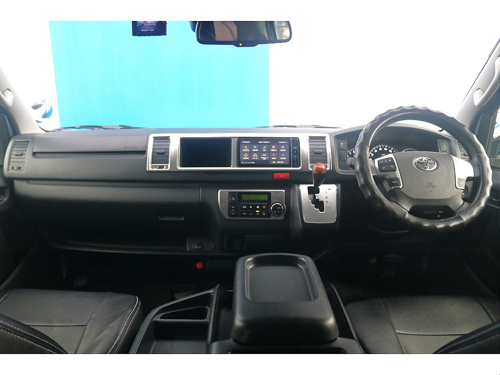 トヨタ ハイエース(28枚目)