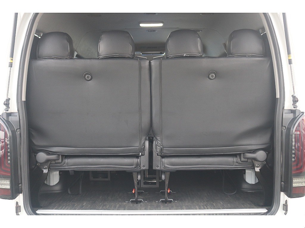 トヨタ ハイエース(32枚目)