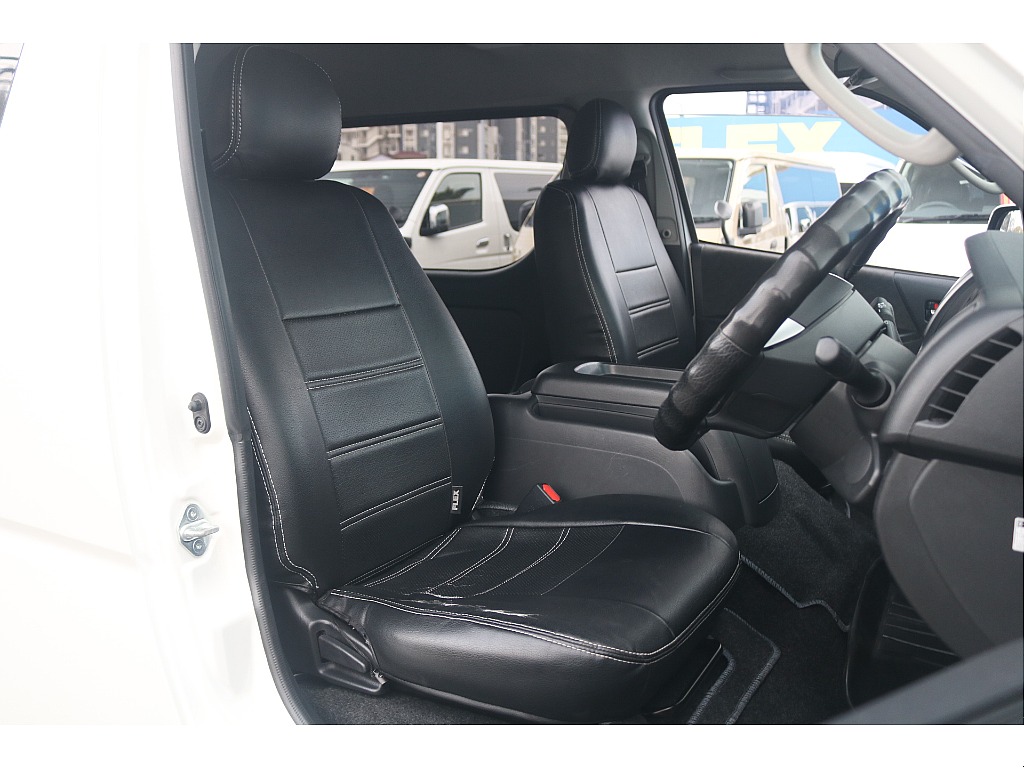 トヨタ ハイエース(10枚目)