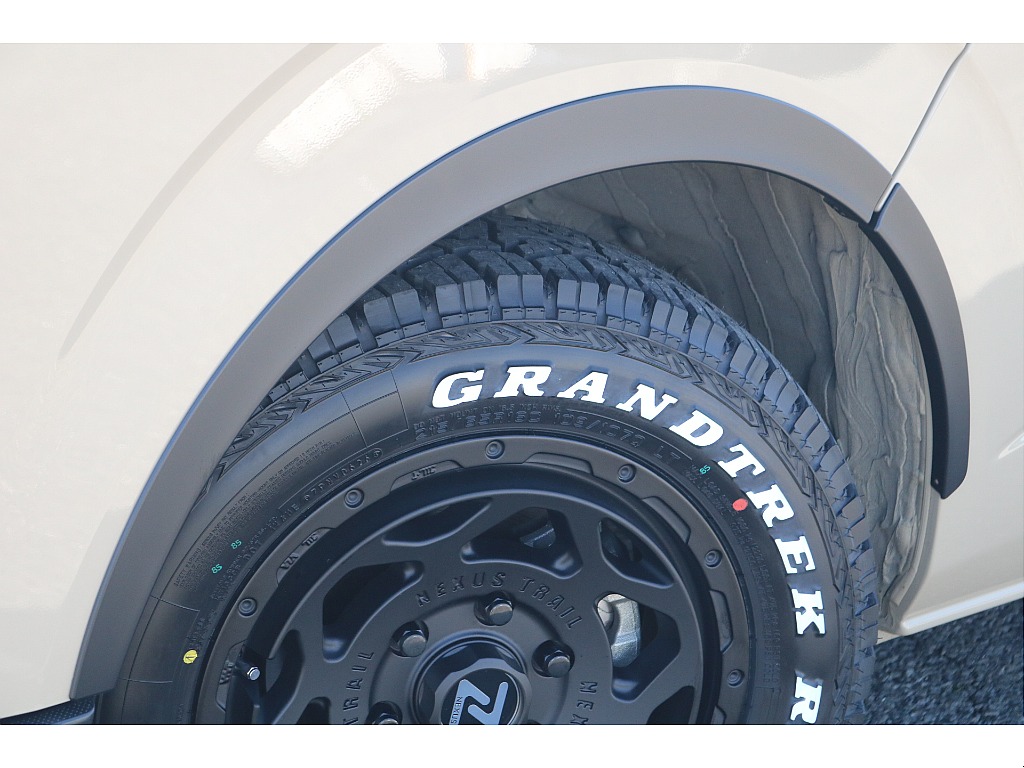 トヨタ ハイエースバン(14枚目)