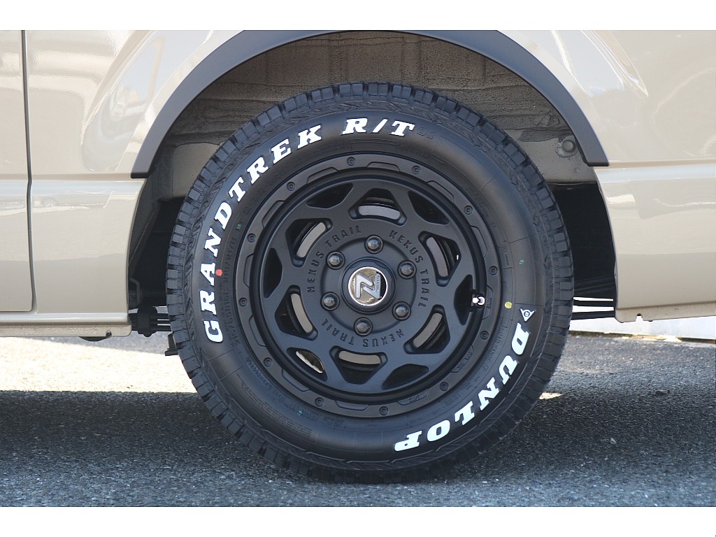 トヨタ ハイエースバン(10枚目)