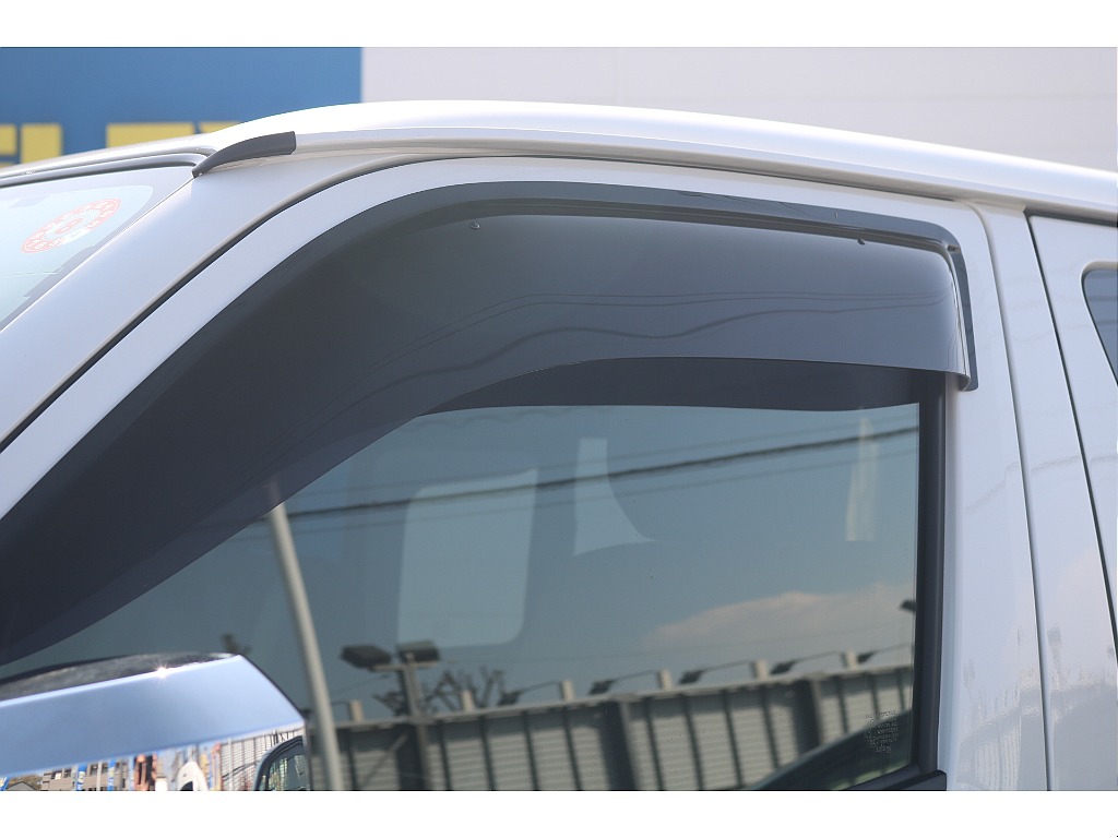 トヨタ ハイエースバン(15枚目)