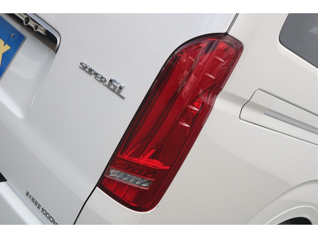 トヨタ ハイエースバン(27枚目)