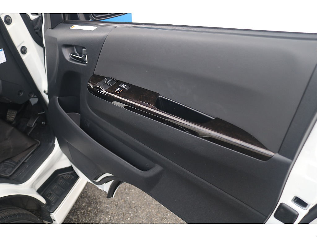 トヨタ ハイエースバン(30枚目)