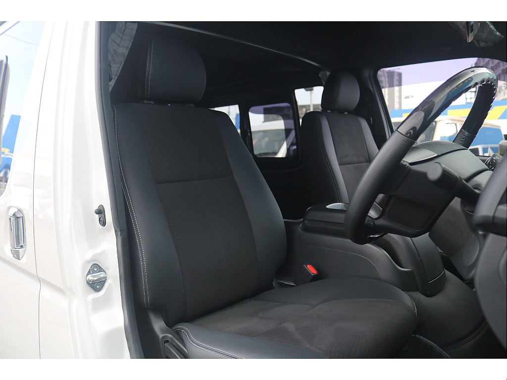 トヨタ ハイエースバン(32枚目)