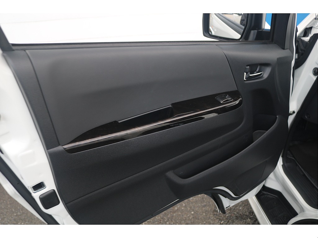 トヨタ ハイエースバン(34枚目)