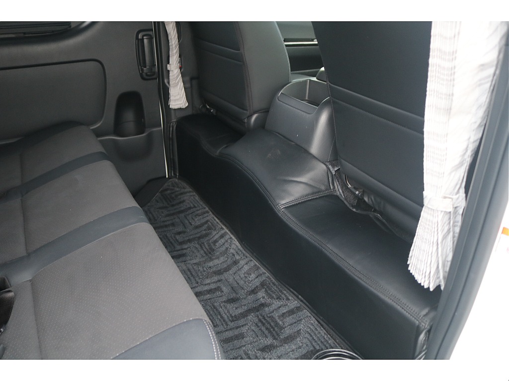 トヨタ ハイエースバン(48枚目)