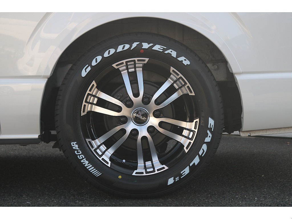 トヨタ ハイエースバン(9枚目)