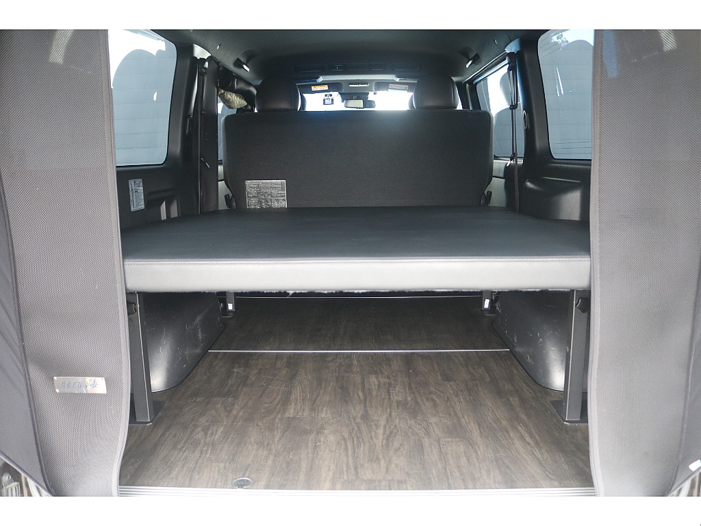 トヨタ ハイエースバン(2枚目)