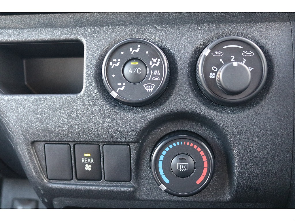 トヨタ ハイエースバン(13枚目)