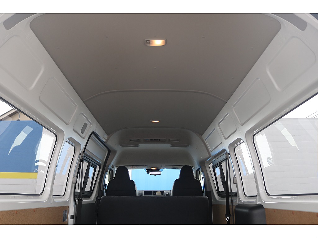 高い天井で大型荷物も安心してつめます♪