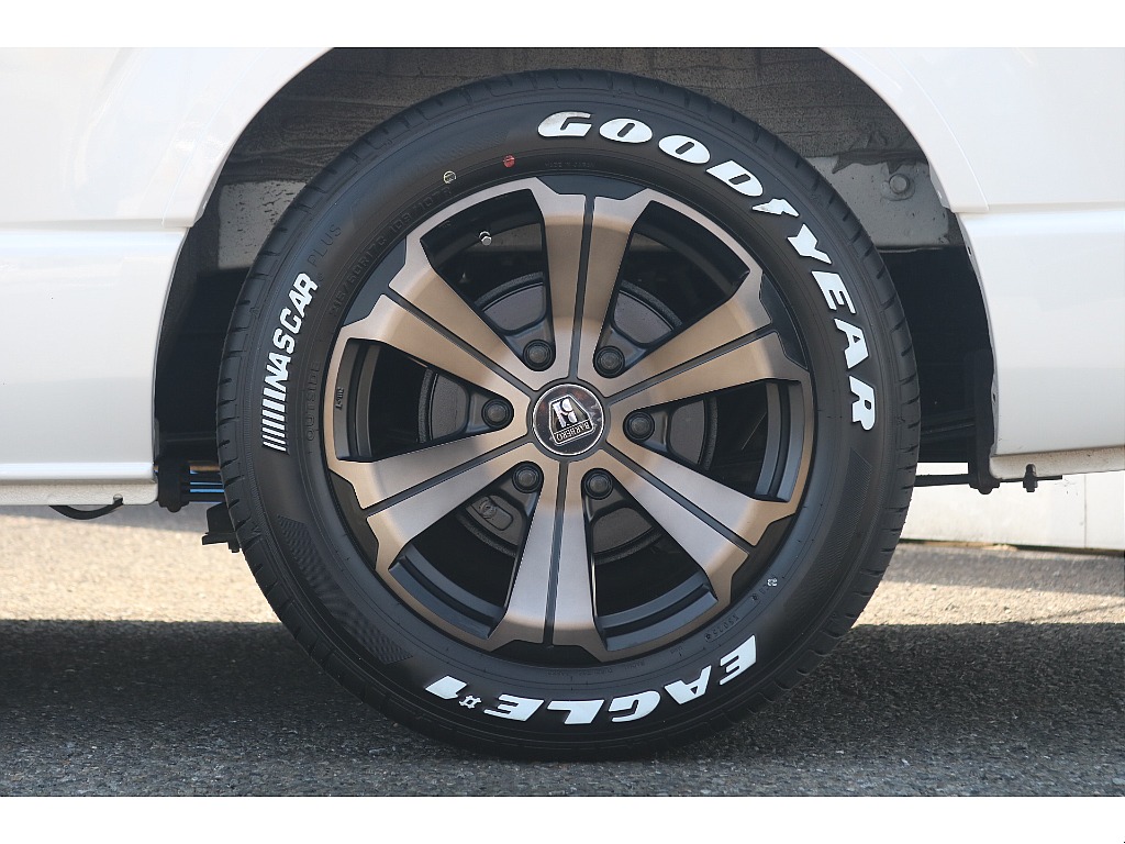 トヨタ ハイエースバン(14枚目)