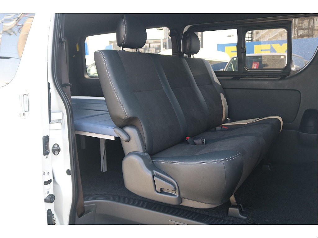 トヨタ ハイエースバン(15枚目)