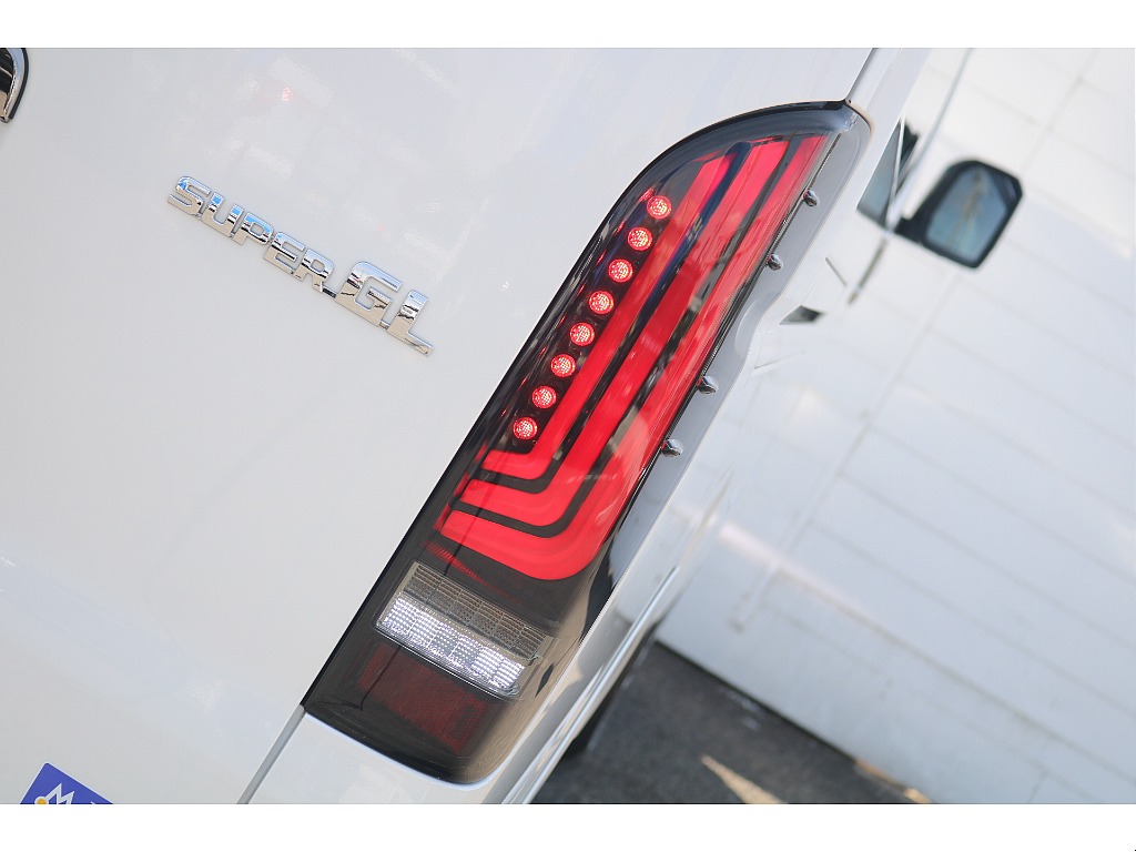 トヨタ ハイエースバン(10枚目)