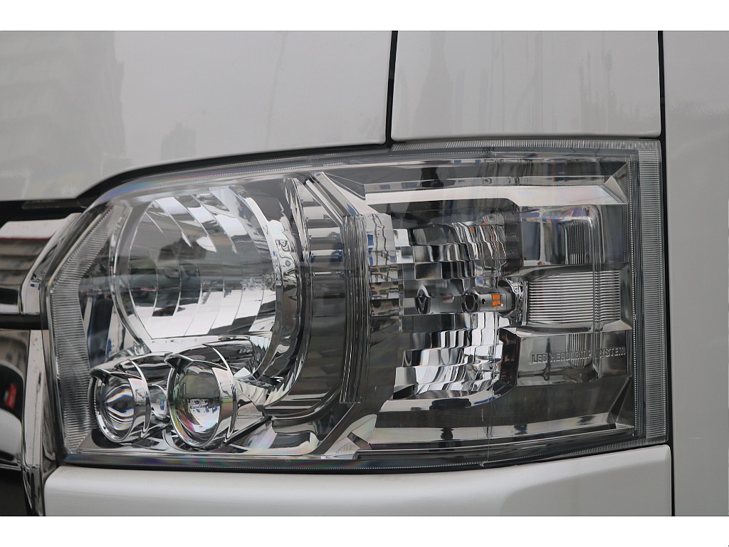 トヨタ ハイエースバン(23枚目)