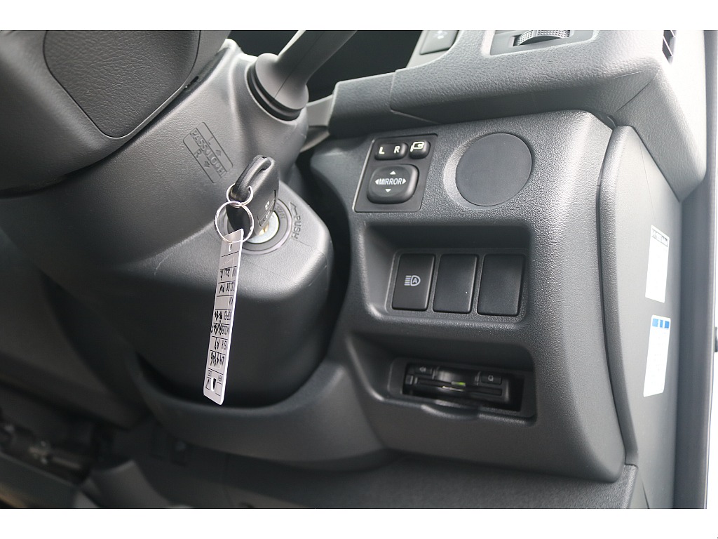 トヨタ ハイエースバン(11枚目)