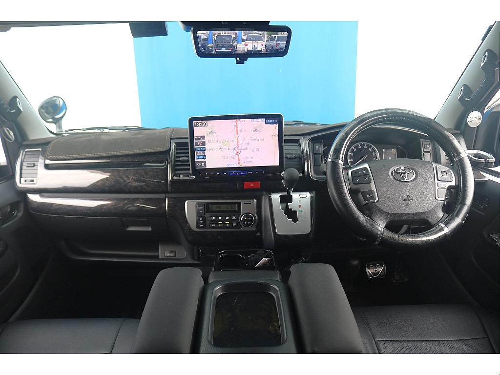 広々運転席周り♪