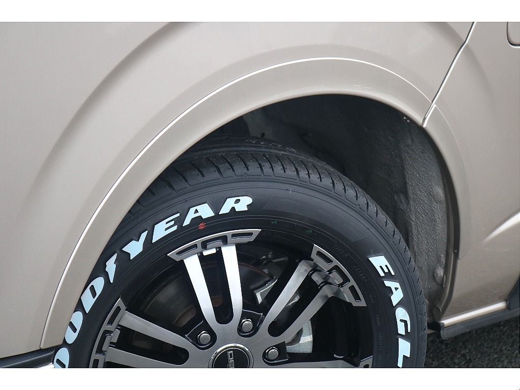 トヨタ&nbsp;ハイエース&nbsp;ワゴン2.7グランドキャビン 4WD&nbsp;ライトカスタム 17インチアルミ&nbsp;神奈川県の詳細画像&nbsp;その8