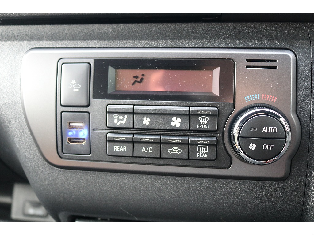 トヨタ&nbsp;ハイエースバン&nbsp;5D2.8DTスーパーGLダークプライムⅡL 4WD&nbsp;内装架装Ver4 エアロ&nbsp;神奈川県の詳細画像&nbsp;その14