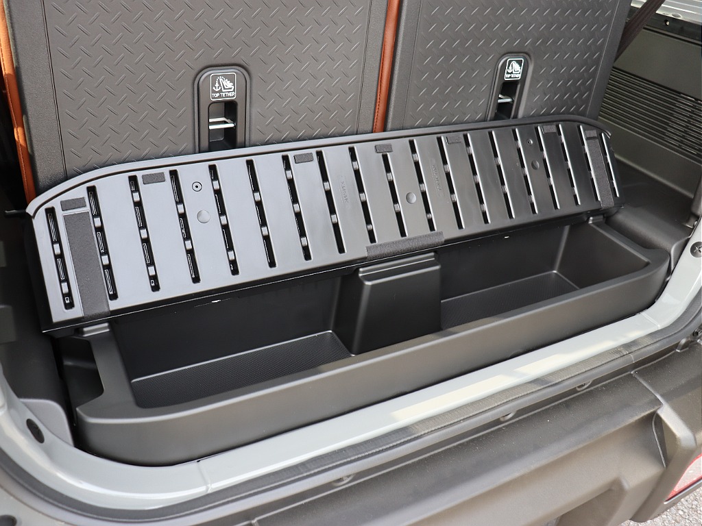 ラゲッジ収納！