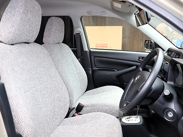 フカフカのシートは長時間の運転も疲れにくい仕様になっています◎！