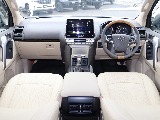 遊び心あふれるインパネまわり！クラッツィオシートカバー装備済み！